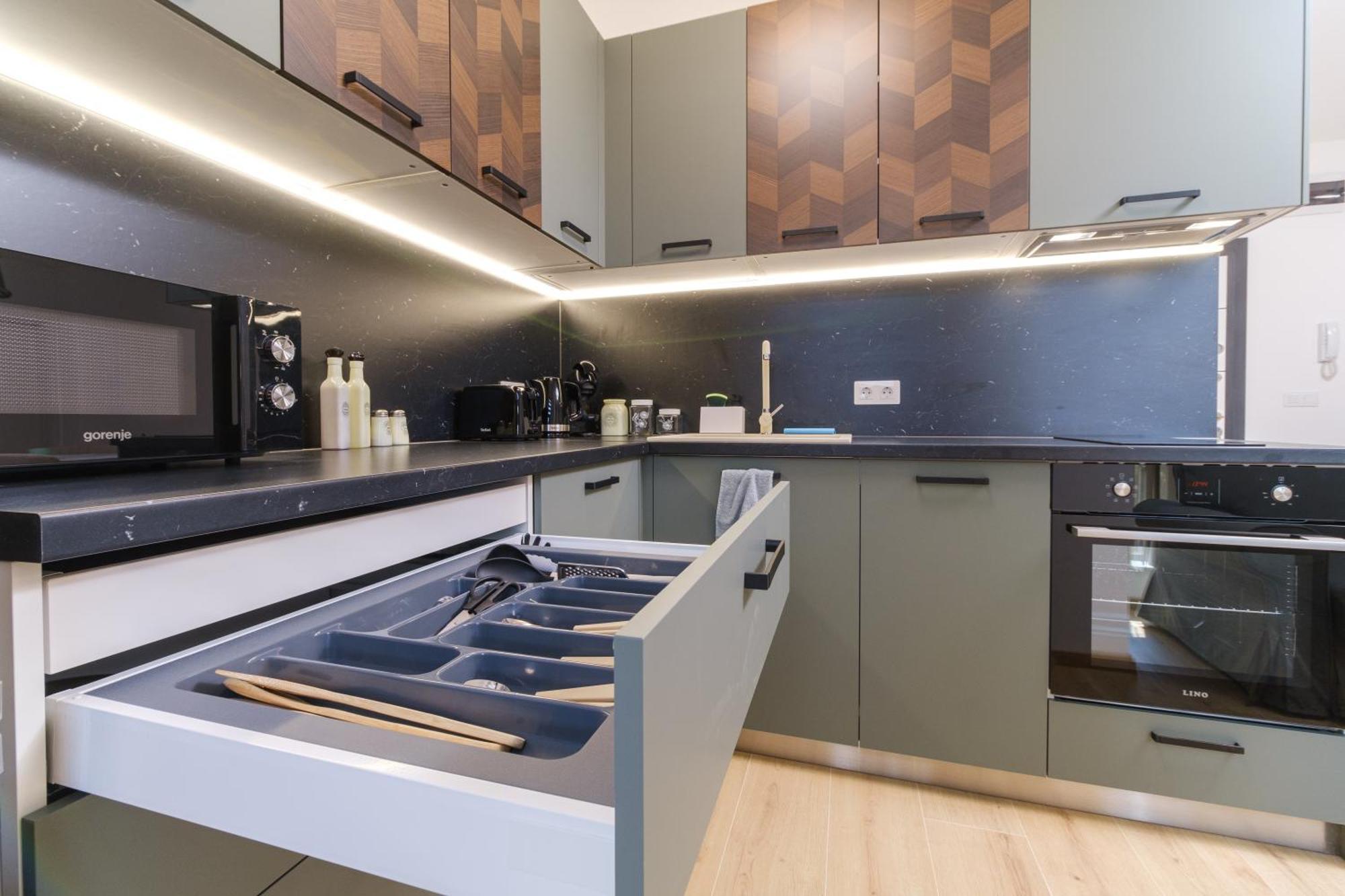 Modern 1-Bedroom Apartment With Free Parking Plovdiv Buitenkant foto