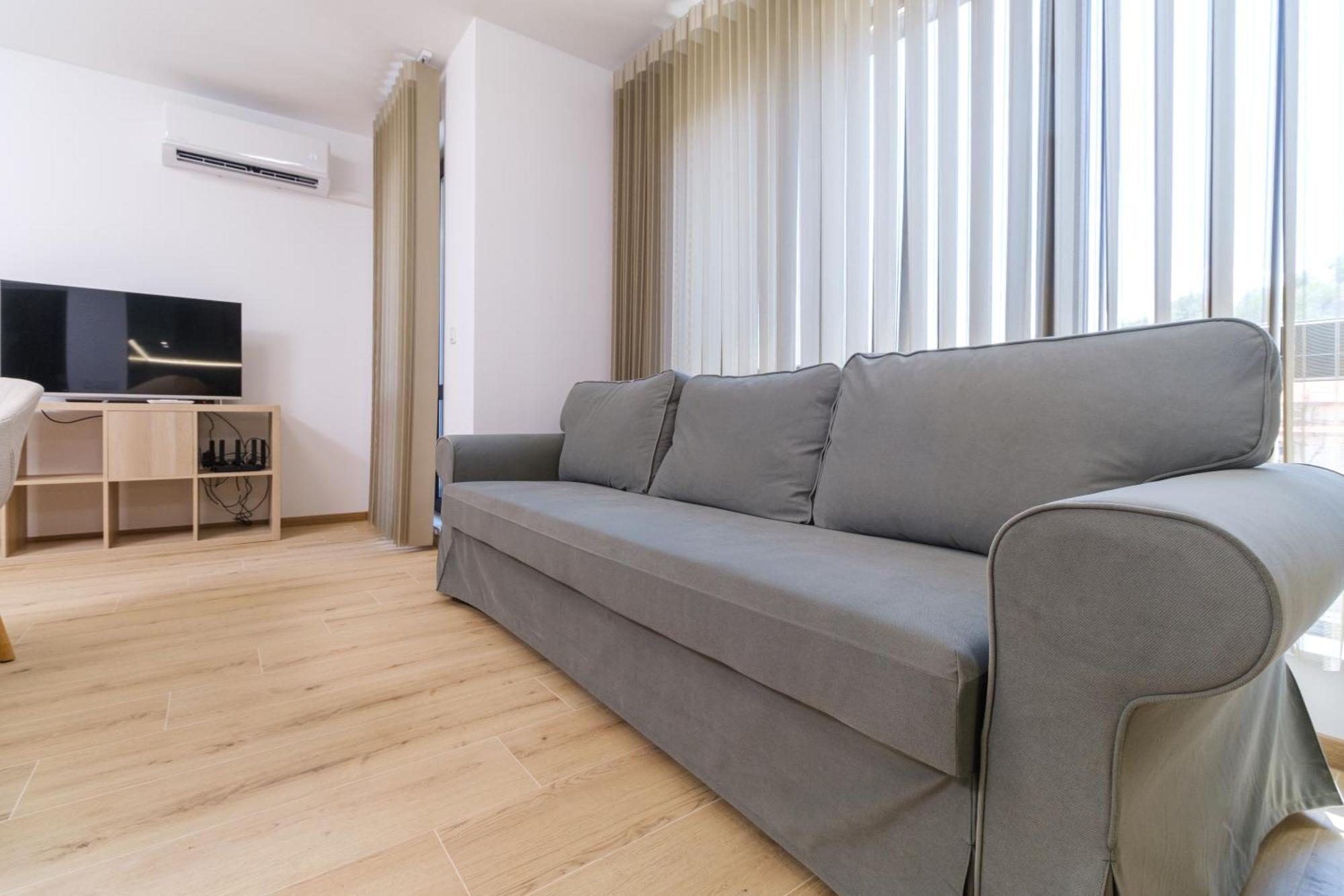Modern 1-Bedroom Apartment With Free Parking Plovdiv Buitenkant foto