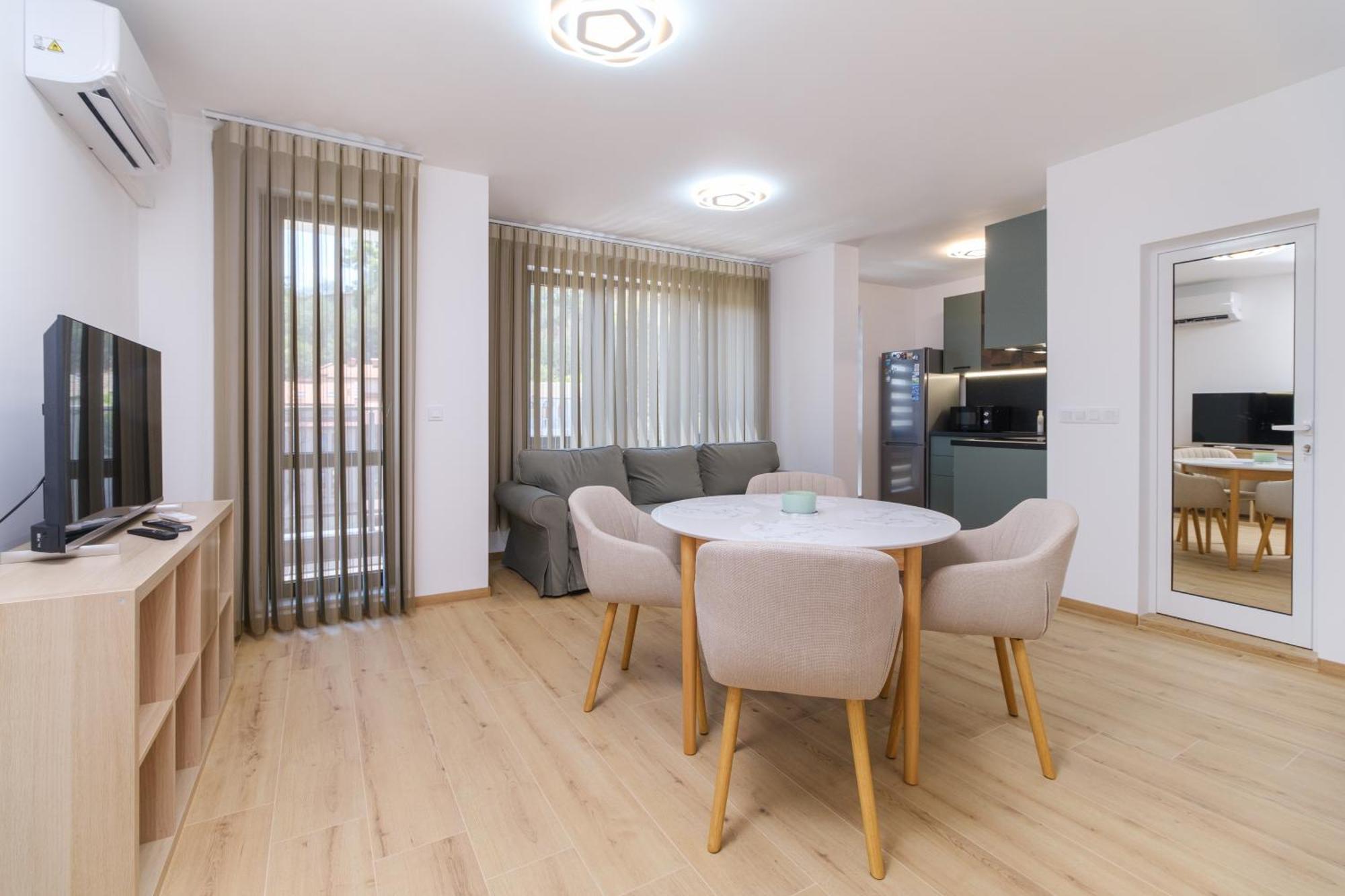 Modern 1-Bedroom Apartment With Free Parking Plovdiv Buitenkant foto