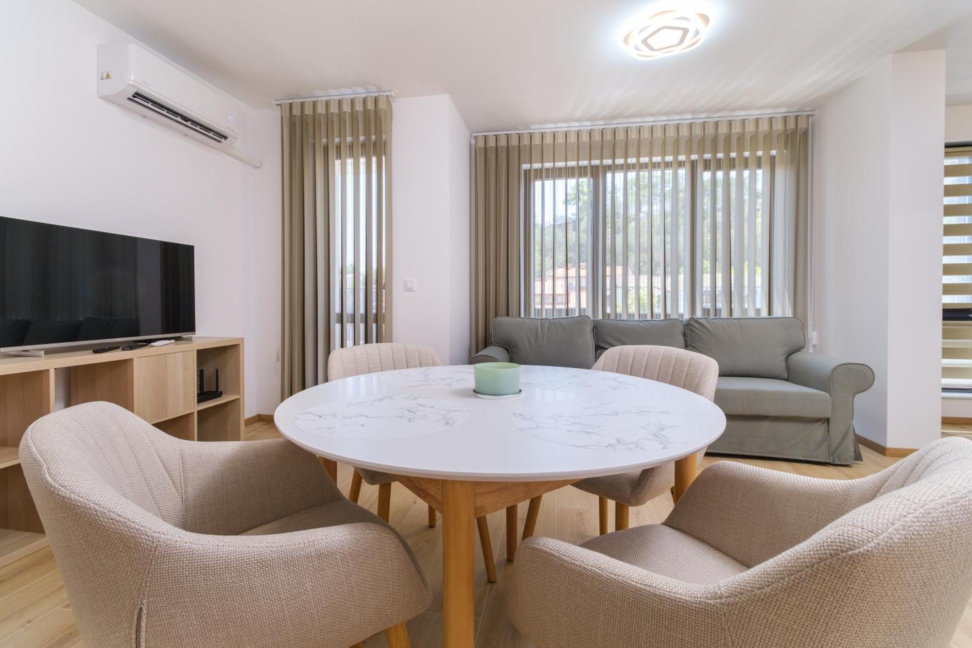 Modern 1-Bedroom Apartment With Free Parking Plovdiv Buitenkant foto