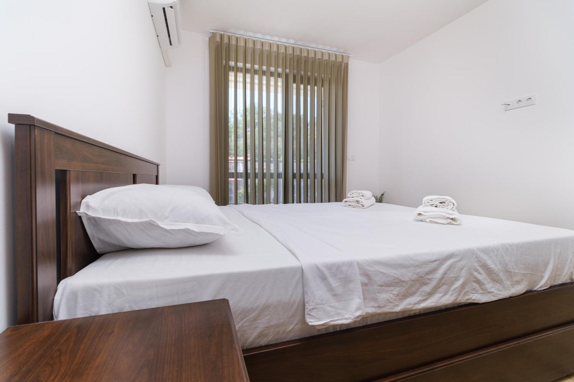 Modern 1-Bedroom Apartment With Free Parking Plovdiv Buitenkant foto