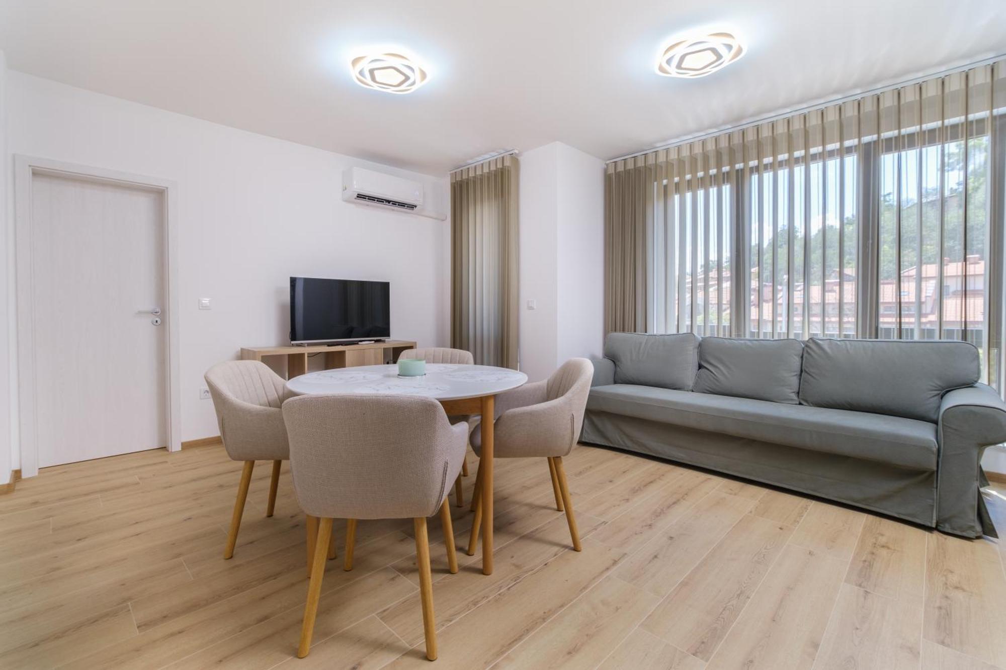 Modern 1-Bedroom Apartment With Free Parking Plovdiv Buitenkant foto